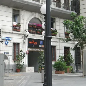 ** Couette-café Bed Morelli 49 , Chiaia Italie