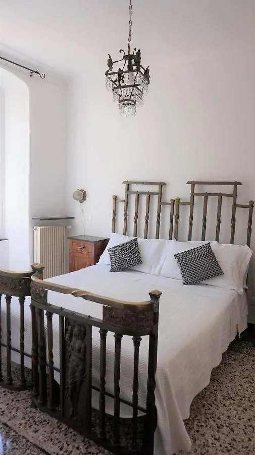 Bed and Breakfast Le coccole à Gênes Couette-café